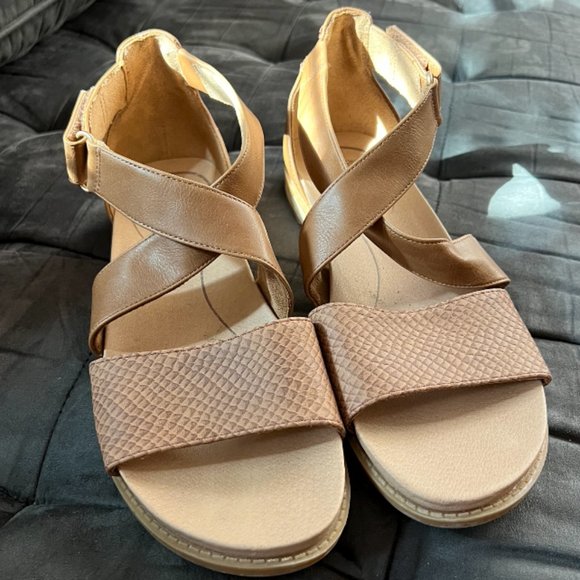 dr. scholl's cognac sandals - size 8.5 - strappy sandals - Picture 1 of 7